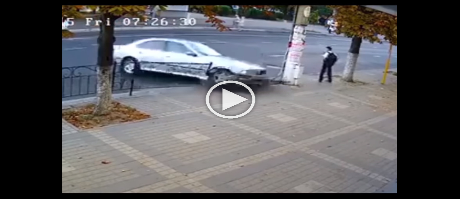 Παιδάκι σώθηκε για κλάσματα του δευτερολέπτου [video]